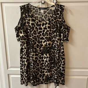 Stylish cold shoulder leopard tunic